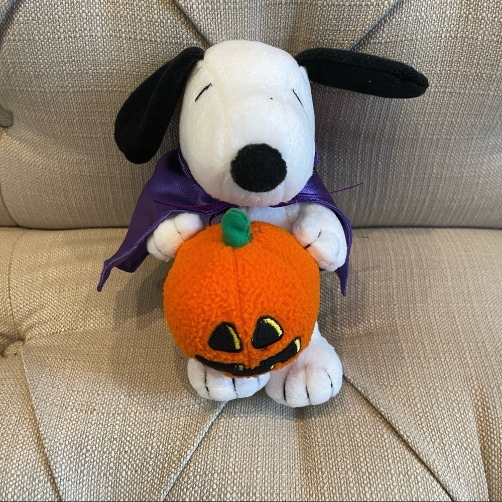 Af:hallmark’s Peanuts Snoopy Pumpkin & Dracula Cape Halloween Stuffed Animal 8"